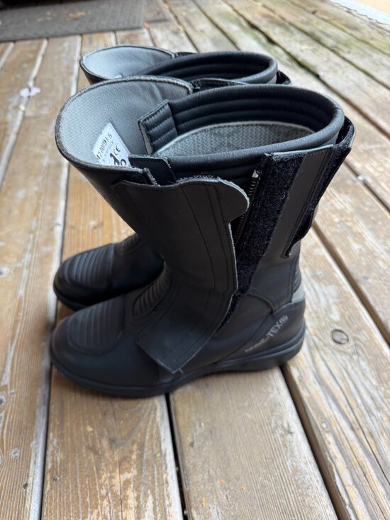 Daytona M-Star Gore-Tex Black Boots in Mens EU 42/US 10 main image 11